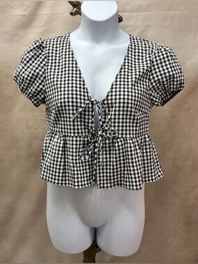 NWT Discreet NYC Black & White Check Tie Front Blouse w/Peplum Size L